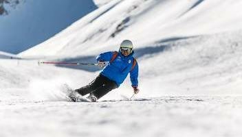 Dlaczego warto kupić ubezpieczenie na narty i snowboard?