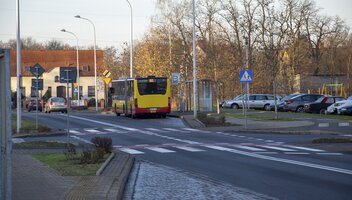 Przejść czy przejechać? Kłopoty z „zebrą”, gdy jedziesz rowerem