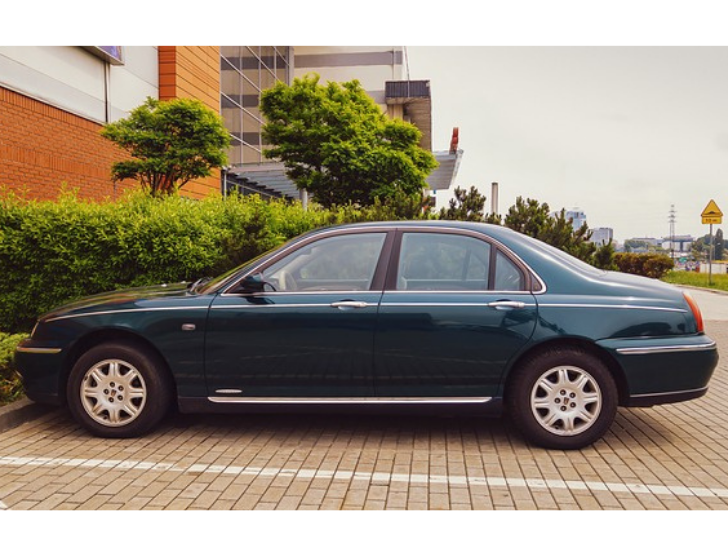 Czy Polacy płacą za ubezpieczenie samochodu więcej niż w zeszłym roku?