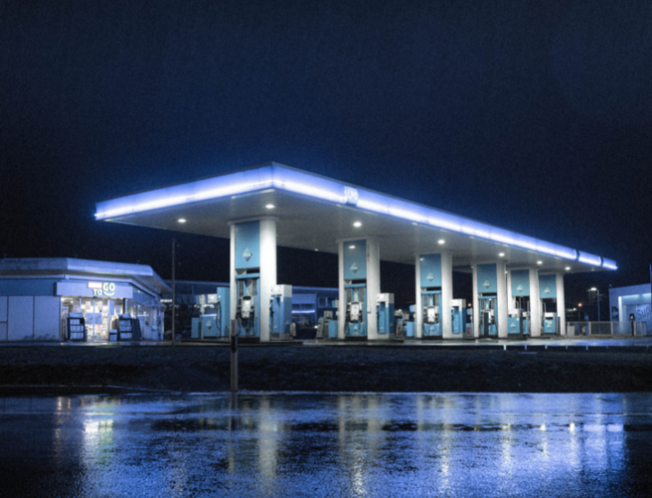 Od 1 października zmiana paliwa na stacjach benzynowych