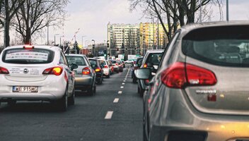 Światła mijania – wszystko, co trzeba o nich wiedzieć