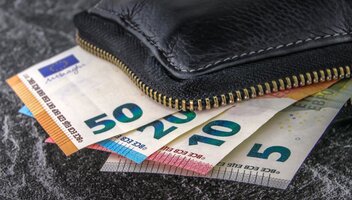 Czy trzeba zapłacić podatek od polisy na życie?