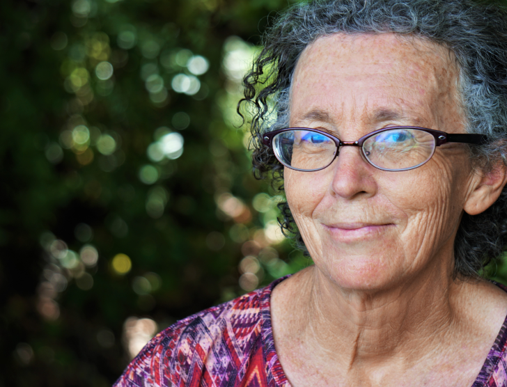 Kobiety kupują polisy życiowe w późniejszym wieku.