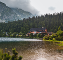 Popularne miejsca na spędzanie ferii zimowych to Austria, Słowacja i nasze, polskie góry.