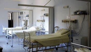 Obowiązkowe OC podmiotu leczniczego — gdzie kupić?