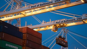 Ubezpieczenie cargo – co to jest i kiedy warto je wykupić?