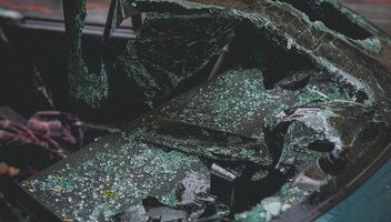 Ubezpieczenie NNW samochodu – czy warto?