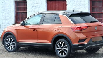 OC staniało w każdym województwie. Najczęściej ubezpieczamy Volkswageny, Ople, Fordy i Renault.