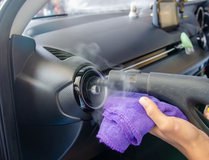 Jak często czyścić klimatyzację w samochodzie?