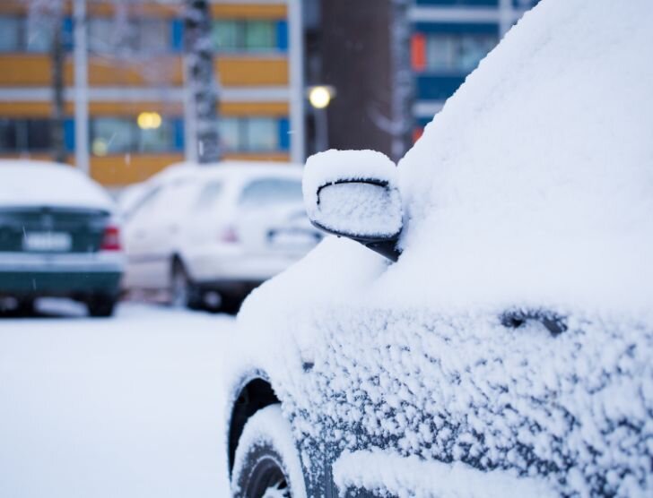 Mandat za nieodśnieżone auto – ile wynosi w 2023 roku?