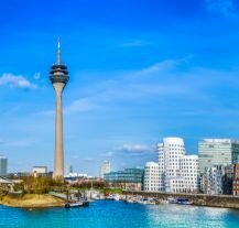 Düsseldorf, miasto kultury i zakupów.