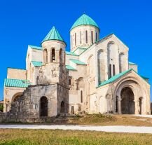 Katedra Bagrati – obowiązkowy punkt na trasie wakacji w Gruzji.