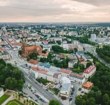 Białystok przyciaga bogatą historią i architekturą, warto zwiedzić to miasto podczas kwietniowego city breaku.