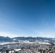 Oberstdorf – niemiecki kurort w Alpach, znany z pięknych tras i wyjątkowej atmosfery zimowego wypoczynku.