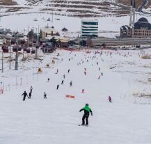 Erciyes Kayseri – nowoczesny ośrodek narciarski położony na zboczach wulkanu Erciyes.