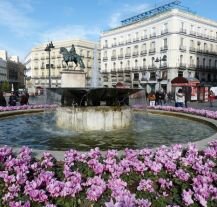 Puerta del Sol – centralny plac Madrytu z fontanną i pomnikiem Karola III.