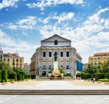 Teatro Real – imponujący gmach madryckiej opery, znajdujący się przy Plaza de Oriente.