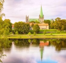 Trondheim to idealny kierunek na spokojny city break w Europie.