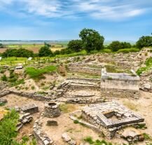 Pozostałości starożytnego miasta Troja, historyczna atrakcja turystyczna w Turcji.