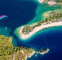 Ölüdeniz z lotu ptaka – idealne miejsce na wypoczynek w Turcji.