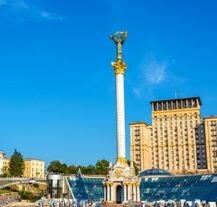 Majdan Niepodległości w Kijowie – symbol wolności Ukrainy, ważny punkt każdej wycieczki.