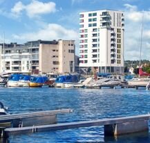 Sandefjord – spokojne miasto z mariną, świetne na krótki urlop w chłodniejszym klimacie.