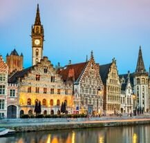Szukasz pomysłu na wrześniowy city break? Gandawa z jej urokliwymi kanałami i średniowieczną architekturą będzie strzałem w dziesiątkę.