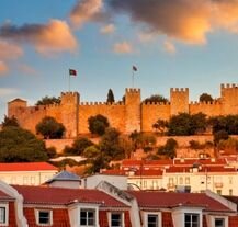 Zamek św. Jerzego w Lizbonie – średniowieczna forteca górująca nad dzielnicą Alfama.