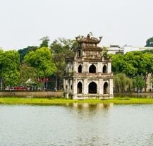 Hanoi – Wieża Żółwia na środku jeziora Hoan Kiem