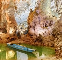 Jaskinia Phong Nha w Parku Narodowym Phong Nha-Ke Bang w Wietnamie