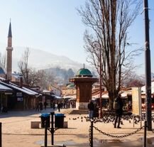 Baščaršija – zabytkowy targ i historyczne centrum Sarajewa.