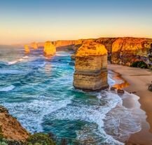 Formacje skalne "Dwunastu Apostołów" na Great Ocean Road, Australia