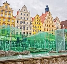 Szklana fontanna „Zdrój” we Wrocławiu