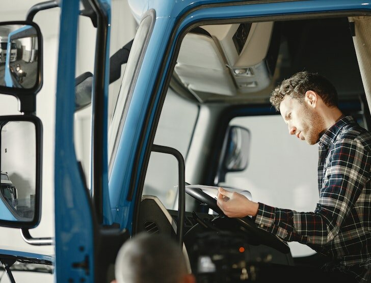 Ubezpieczenie samochodu ciężarowego — wszystko, co warto wiedzieć