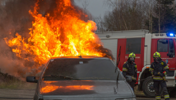 Pożar samochodu – co zrobić?
