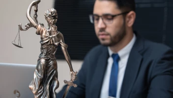 Obowiązkowe OC adwokata — wszystko, co warto wiedzieć