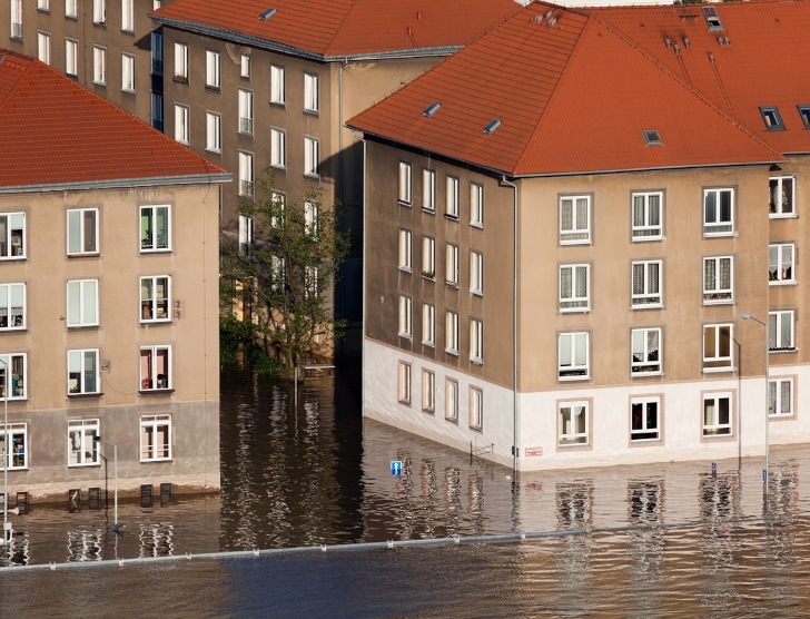 Ubezpieczenie nieruchomości od powodzi – ile kosztuje i co obejmuje?