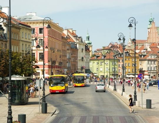 Cena polisy OC w Warszawie może być niższa - sprawdź, jak możesz znaleźć dobrą ofertę! Ceny OC w Warszawie są wysokie, jednak na podobnym poziomie są też we Wrocławiu, Gdańsku i Poznaniu.