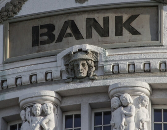 Bank może wymagać zabezpieczenia w postaci ubezpieczenia kredytowanej nieruchomości.