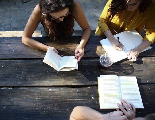 Polisa NNW studenta to odpowiednia ochrona od następstw nieszczęśliwych wypadków przez cały rok akademicki.