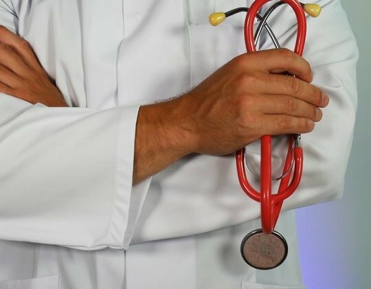 Opieka zdrowotna to nie tylko NFZ – wybierz prywatne ubezpieczenie zdrowotne i umawiaj się na wizyty bez kolejek. Ubezpieczenie w Krajowym Programie Zdrowotnym to pewność, że pójdziesz do specjalisty zawsze, gdy Twoje zdrowie tego wymaga.