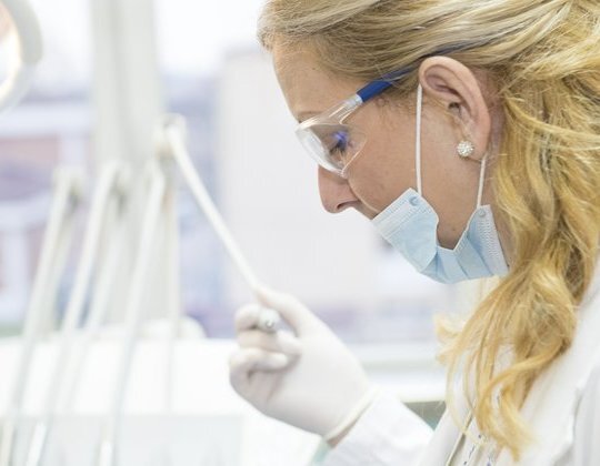 Prywatne ubezpieczenie zdrowotne to szansa na najwyższej jakości opiekę lekarską niezależnie od NFZ. Kompleksowo zadbaj o swoje zdrowie i wykup ubezpieczenie zdrowotne w ramach Krajowego Programu Zdrowotnego.
