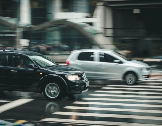 Jako sprawca kolizji czy wypadku nie będziesz miał prawa do naprawy auta w ramach OC, musisz wybrać autocasco. Dzięki polisie AC możesz liczyć na wsparcie ubezpieczyciela, jeśli Twój samochód będzie wymagał naprawy.