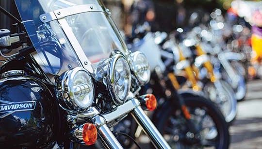 Ile kosztuje ubezpieczenie motocykla? Sprawdź, ile kosztuje polisa dla motocykla.
