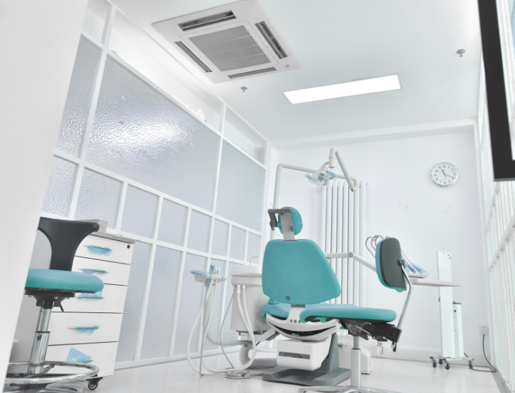 Dentysta na NFZ - kiedy pomoże i czy warto czekać?