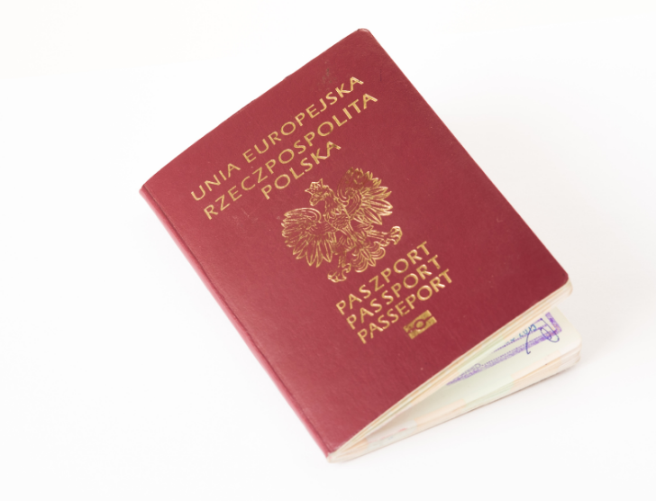 Jak wyrobić i ile kosztuje paszport?