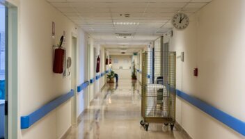 Jakie ubezpieczenie pokrywa koszt pobytu w szpitalu?