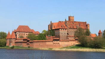 Najpiękniejsze zamki i pałace w Polsce – 15 miejsc wartych odwiedzenia