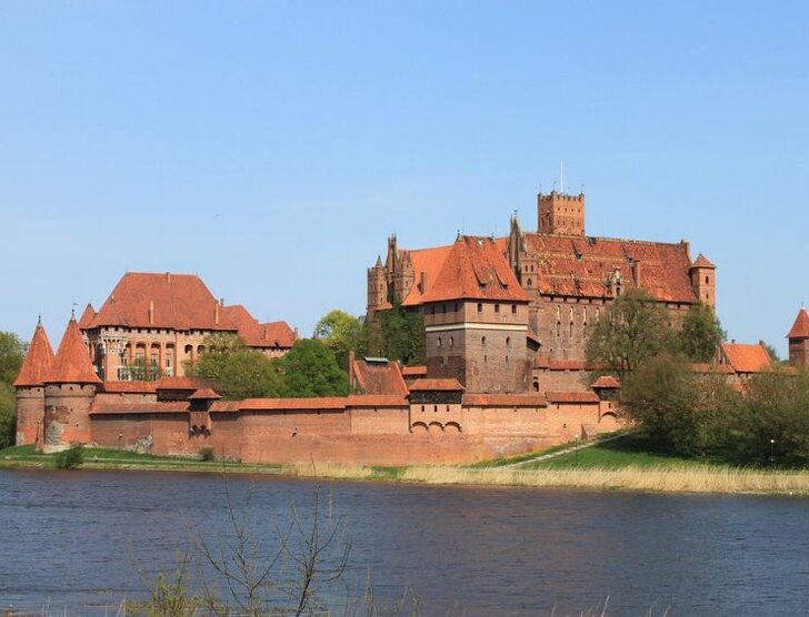 Najpiękniejsze zamki i pałace w Polsce – 15 miejsc wartych odwiedzenia