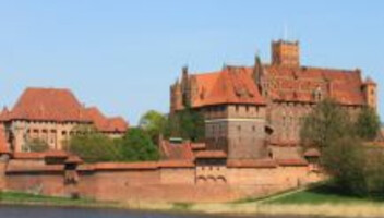 Najpiękniejsze zamki i pałace w Polsce – 15 miejsc wartych odwiedzenia
